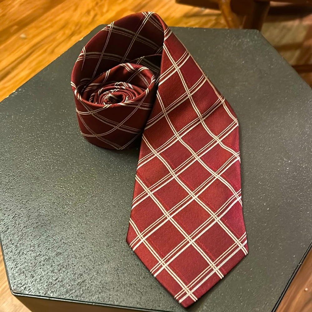 Chocolate brown with red tones silk Italian tie